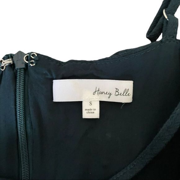 Honey Belle fully lined Mini Dress
Beautiful Dark Teal color
Size Small - Picture 7 of 7